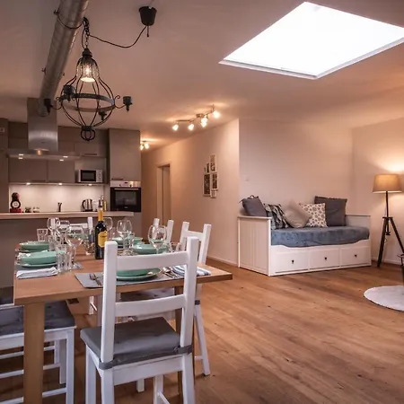 Apartment 2 Bedroom - City Center - *