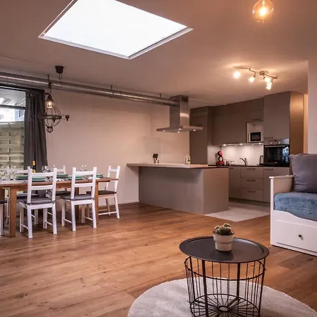 Apartment 2 Bedroom - City Center - *